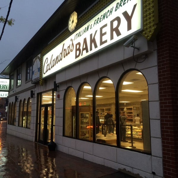 4/30/2014 tarihinde Jim V.ziyaretçi tarafından Calandra&#39;s Bakery'de çekilen fotoğraf