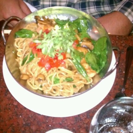 10/21/2012にSamantha B.がRoppongi Restaurant &amp; Sushi Barで撮った写真