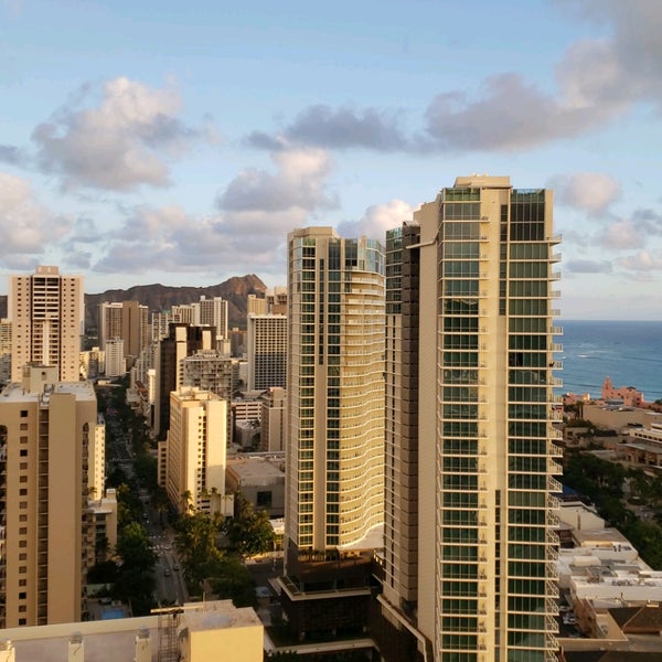 รูปภาพถ่ายที่ Holiday Inn Express Honolulu-Waikiki โดย Samantha B. เมื่อ 10/15/2020