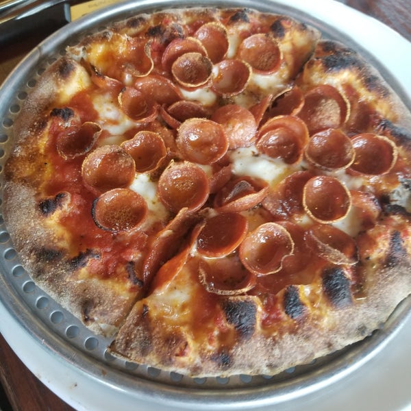 Foto diambil di Scordato&#39;s Pizzeria oleh Samantha B. pada 5/9/2018