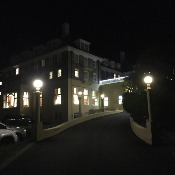 Photo taken at Chateau Tongariro Hotel by Hamish M. on 4/1/2016