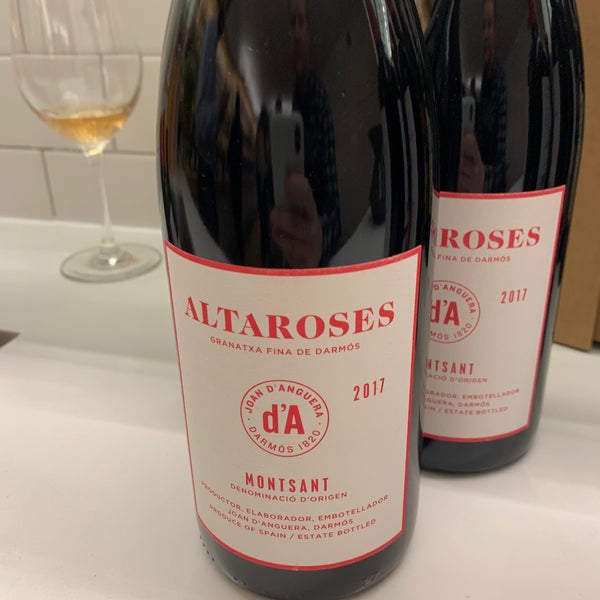 convive Wine Shop in East Village