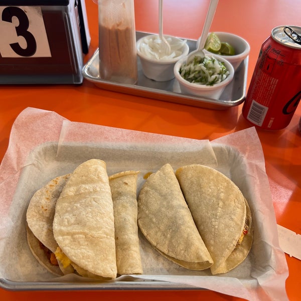 Tacos Villa de Santiago Col. Del Valle Vasconcelos 659 Pte.