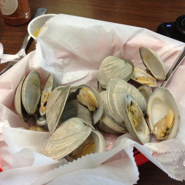 Photo taken at The Great Machipongo Clam Shack by Peter C. on 8/5/2013