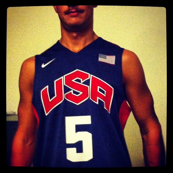 Das Foto wurde bei NBA Store von Francesco M. am 9/24/2012 aufgenommen