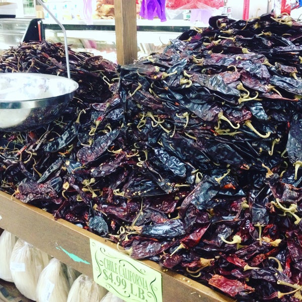 valentina market 8 visitors