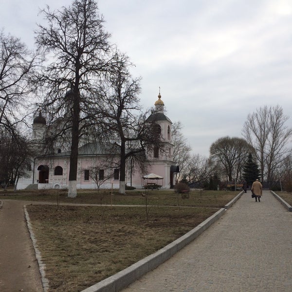 Храм Троицы Живоначальной на улице Дмитриевского