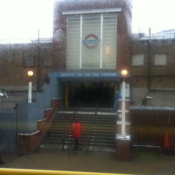 HarrowontheHill Railway Station (HOH) Station Approach