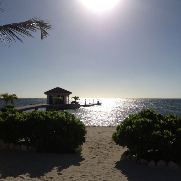 12/25/2012 tarihinde Claire M.ziyaretçi tarafından Coco Beach Resort'de çekilen fotoğraf