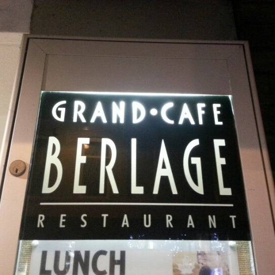 รูปภาพถ่ายที่ Grand Café Berlage โดย Bart B. เมื่อ 12/5/2012