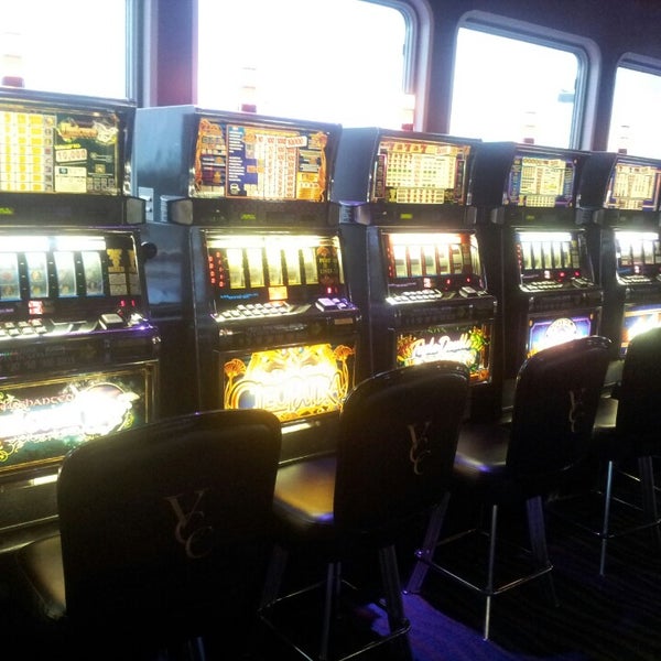 รูปภาพถ่ายที่ Victory Casino Cruises โดย Juliana M. เมื่อ 4/5/2013