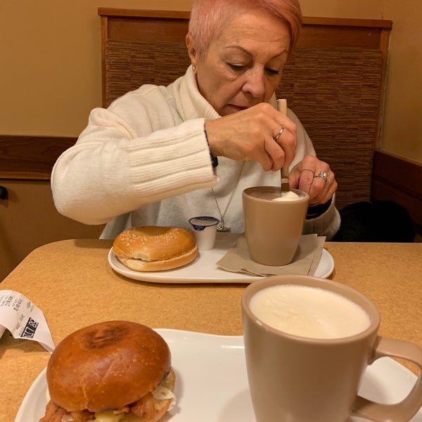 Photo taken at Panera Bread by Leonor P. on 12/20/2018