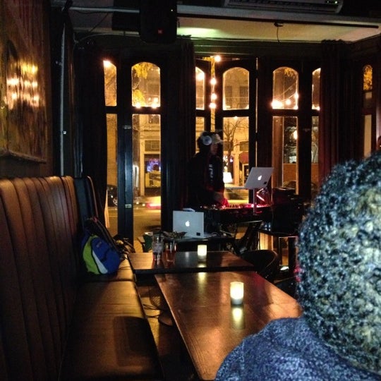 Das Foto wurde bei Marmont Steakhouse and Bar von Hugh W. am 12/1/2012 aufgenommen