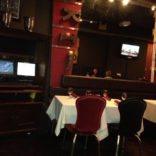 10/18/2012にHugh W.がMarmont Steakhouse and Barで撮った写真