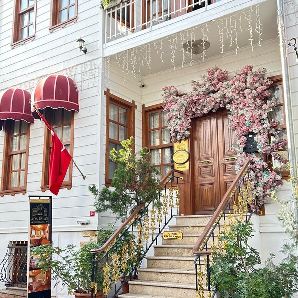 Photo taken at Ada Palas Butik Hotel by Yıldız D. on 12/12/2023
