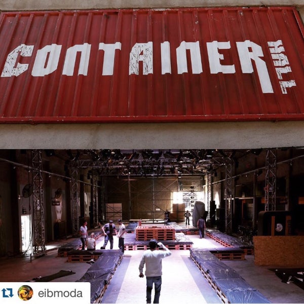 รูปภาพถ่ายที่ Container Hall โดย Burak S. เมื่อ 4/7/2016