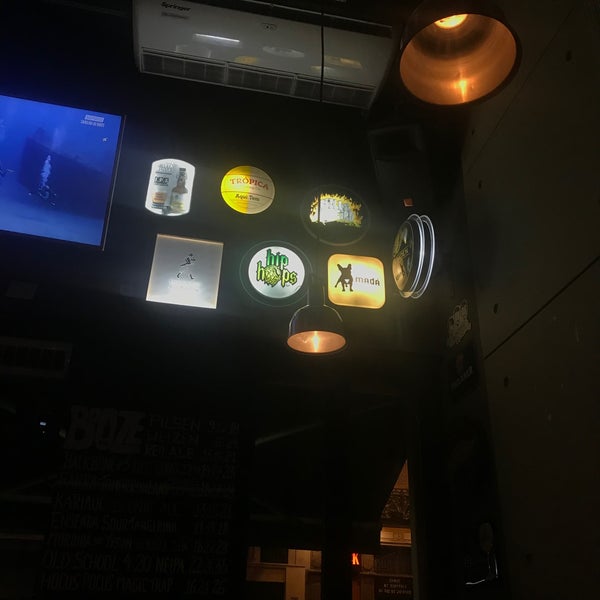 Foto tirada no(a) Booze Bar por Yuri Y. em 11/9/2019