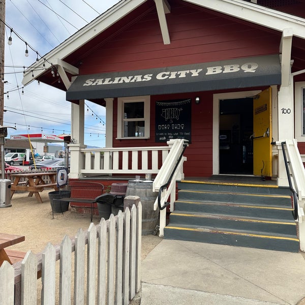 รูปภาพถ่ายที่ Salinas City BBQ โดย Andrew เมื่อ 6/14/2023