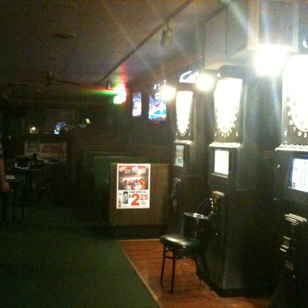 Kelly's Sports Bar 4 tips from 188 visitors