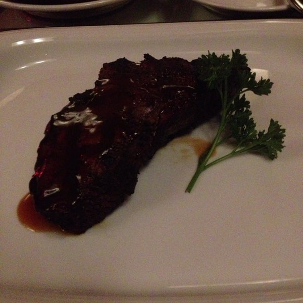 Foto diambil di ENVY The Steakhouse oleh Casey S. pada 11/17/2013