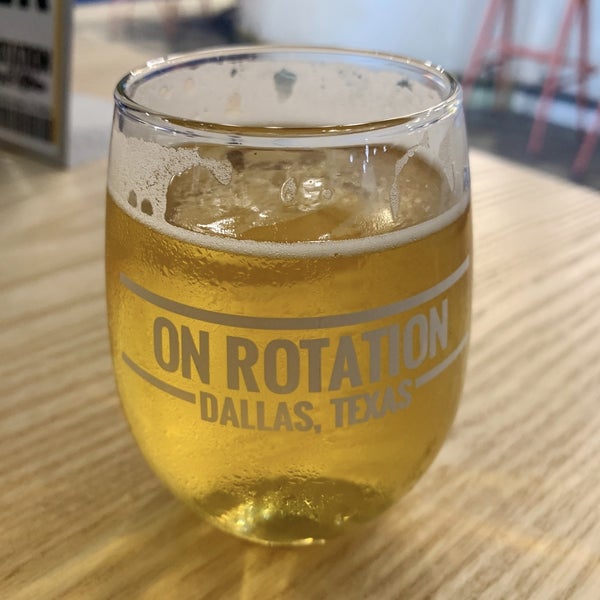 Foto diambil di On Rotation Brewery + Taproom oleh Doug N. pada 7/8/2021