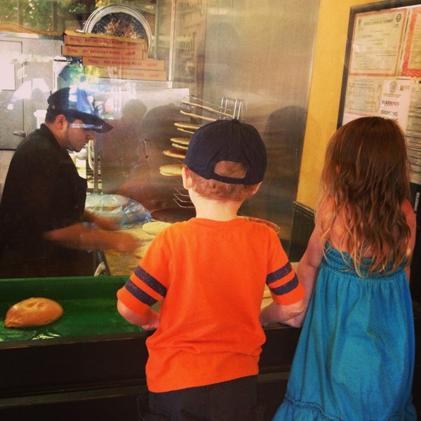 6/14/2013 tarihinde Jill B.ziyaretçi tarafından St. Angelo&#39;s Pizza'de çekilen fotoğraf