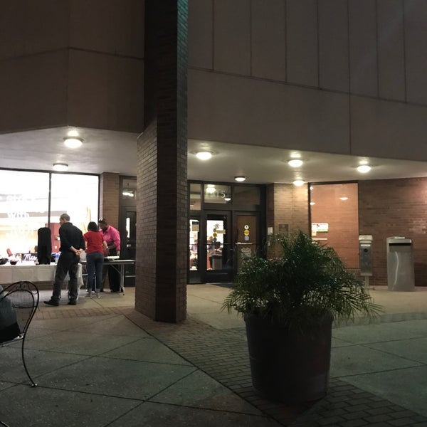 Gumberg Library at Duquesne University Bluff 4 tips