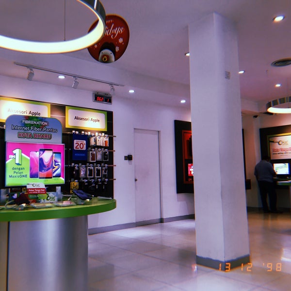 Photos At Maxis Centre Electronics Store