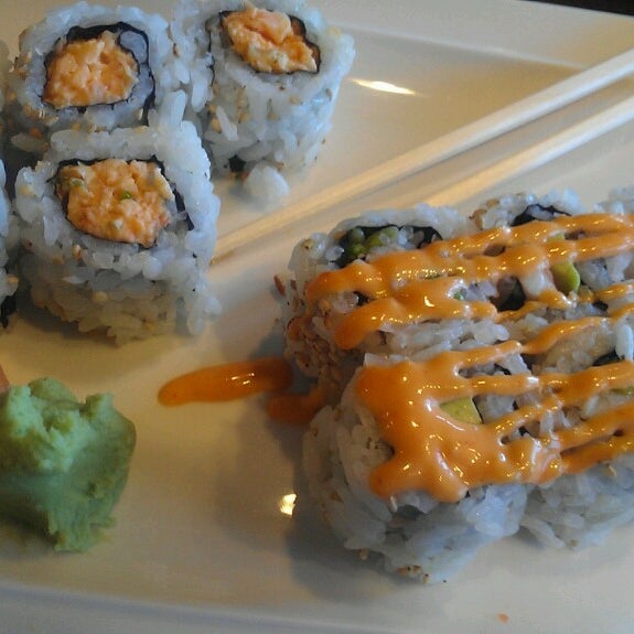 Das Foto wurde bei Sushi Bar von Alexis B. am 6/14/2013 aufgenommen