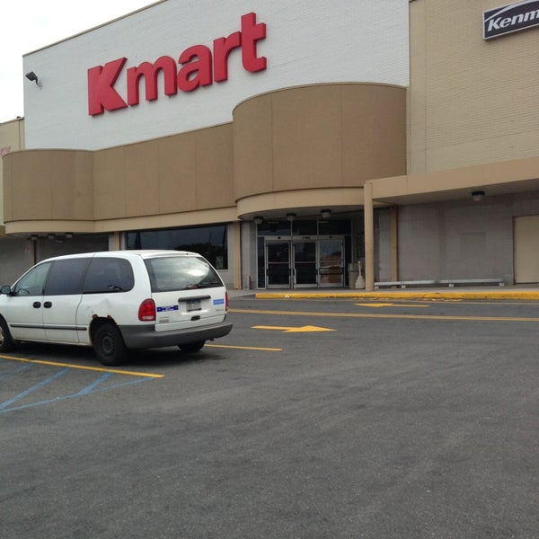 Bruckner Plaza Shopping Mall in Castle Hill