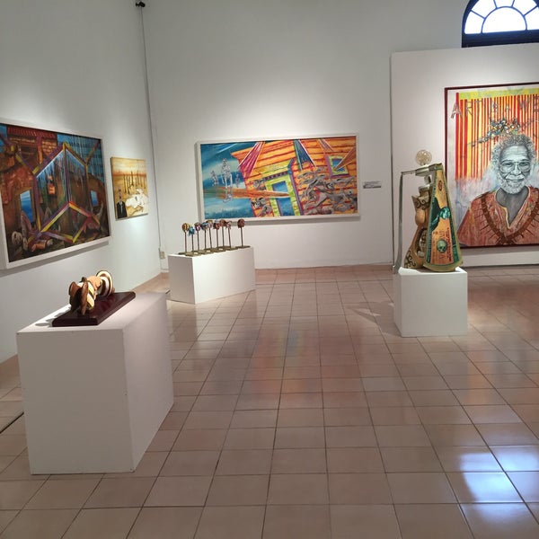 Foto scattata a Museo de Arte Contemporáneo Ateneo de Yucatán, MACAY, Fernando García Ponce da Yamil A. il 9/18/2016