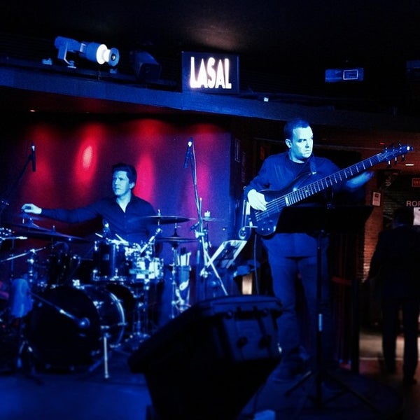 Photo taken at LASAL Bar Club by Veo Arte en todas pArtes on 1/16/2014