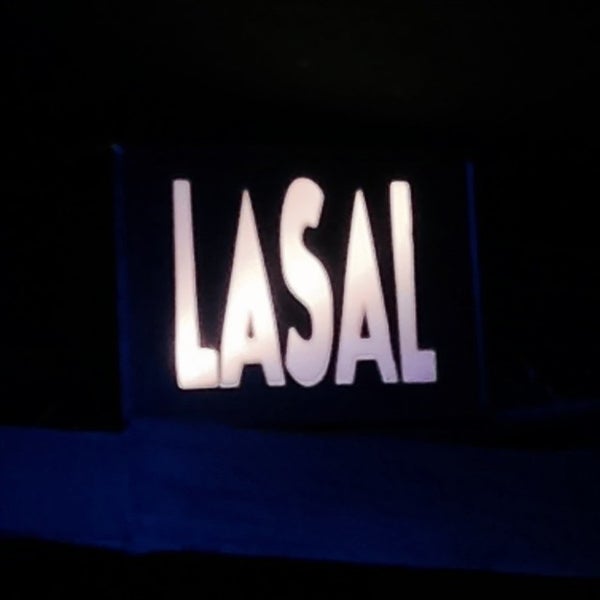Das Foto wurde bei LASAL Bar Club von Veo Arte en todas pArtes am 1/16/2014 aufgenommen
