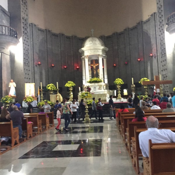 Fotos en Parroquia De San Agustín Horacio 921