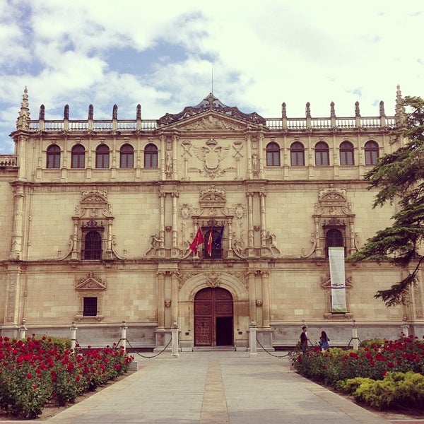 Foto diambil di Universidad de Alcalá oleh Jorge G. pada 6/9/2013