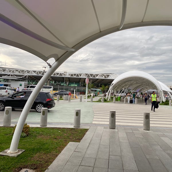 Foto diambil di Aeropuerto Internacional de Ezeiza - Ministro Pistarini (EZE) oleh Fer L. pada 2/17/2020