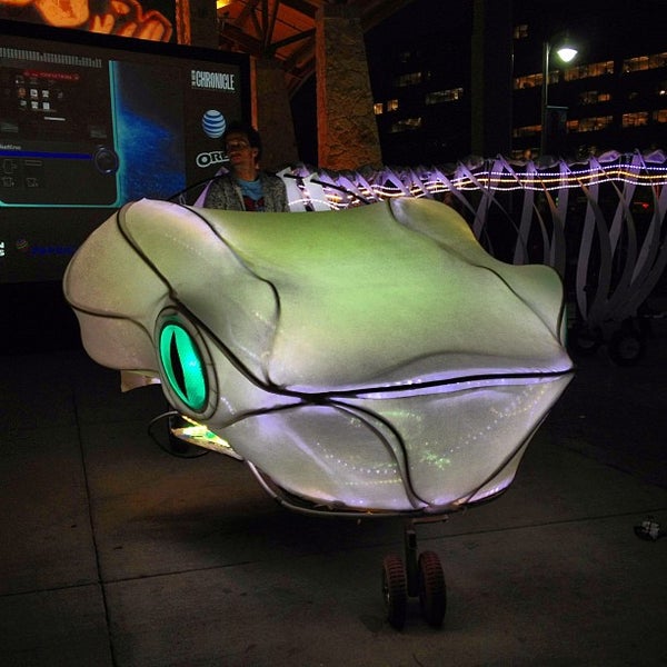 3/9/2013 tarihinde Jeremy C.ziyaretçi tarafından frog SXSW Interactive Opening Party'de çekilen fotoğraf