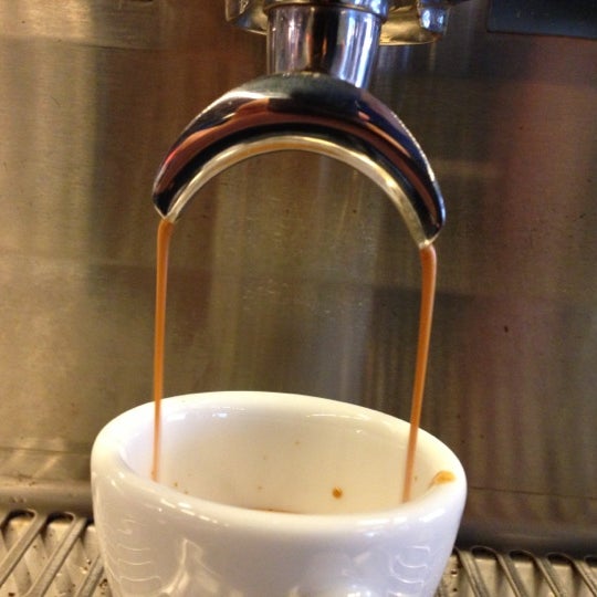รูปภาพถ่ายที่ CHAN&#39;S Espresso Bar โดย chanscoffee เมื่อ 12/17/2012
