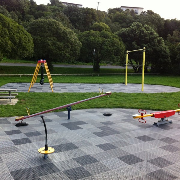 Road Play Area Strathmore Park'da Oyun Parkı / Çocuk Parkı