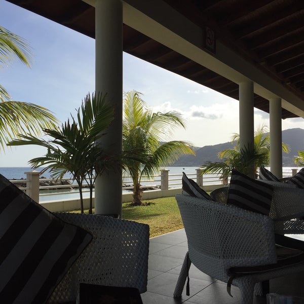 Foto diambil di Hilton Seychelles Labriz Resort &amp; Spa oleh Yana P. pada 7/11/2016