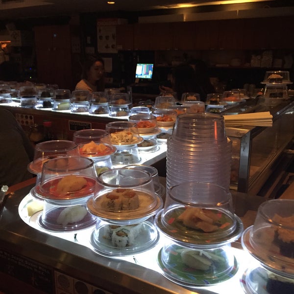 Foto scattata a East Japanese Restaurant (Japas 27) da Linda L. il 1/20/2015