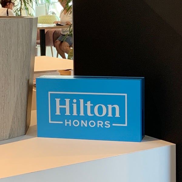 รูปภาพถ่ายที่ Hilton Garden Inn Bordeaux Centre โดย Sophie W. เมื่อ 9/20/2019