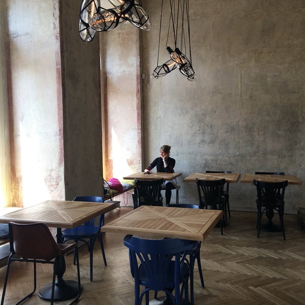 Photo taken at SmetanaQ Café &amp; Bistro by Aki V. on 6/5/2017