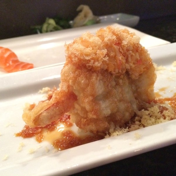 Снимок сделан в Bluefin Fusion Japanese Restaurant пользователем Andre N. 3/21/2014
