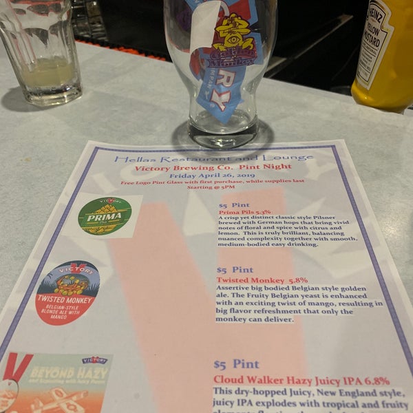 Das Foto wurde bei Hellas Restaurant and Lounge von Stu L. am 4/26/2019 aufgenommen