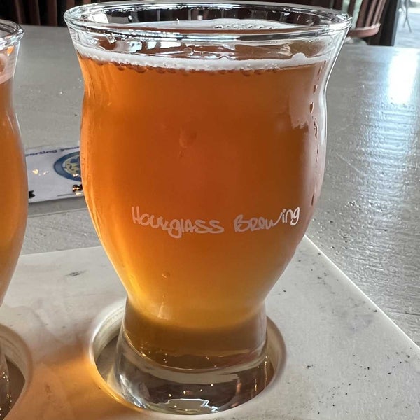 Photo taken at Hourglass Brewing at Hourglass District by Stu L. on 6/16/2022