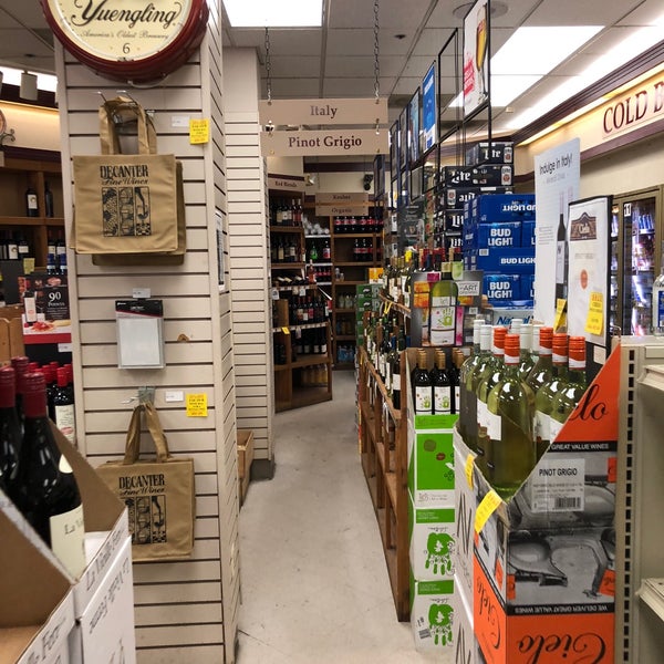 Decanter Fine Wines Wine Store in Columbia