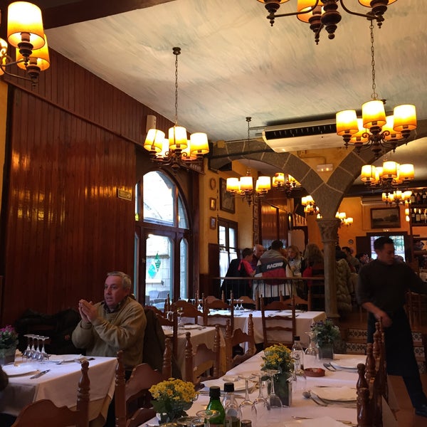 2/21/2015 tarihinde Alp T.ziyaretçi tarafından Restaurant La Font de Prades'de çekilen fotoğraf