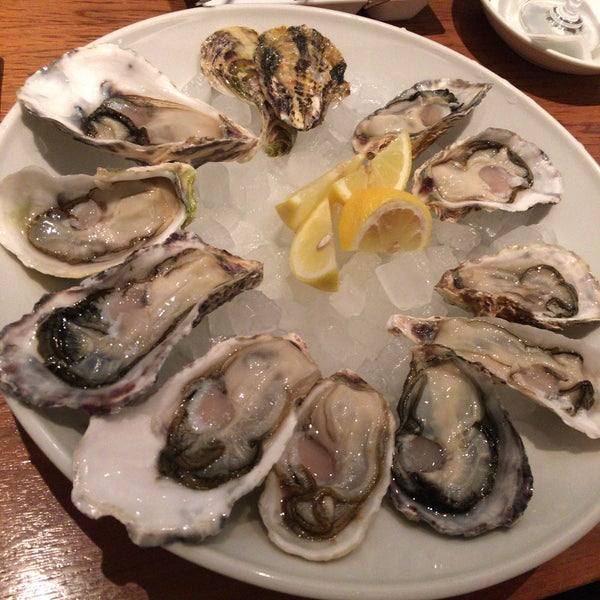 Photo taken at Shrimp &amp; Oyster House by ゆー ゆ. on 12/21/2016