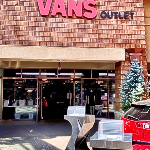 Vans outlet shop mall